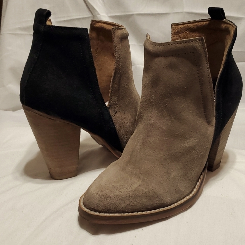 Jeffrey Campbell taupe black heeled bootie leather suede